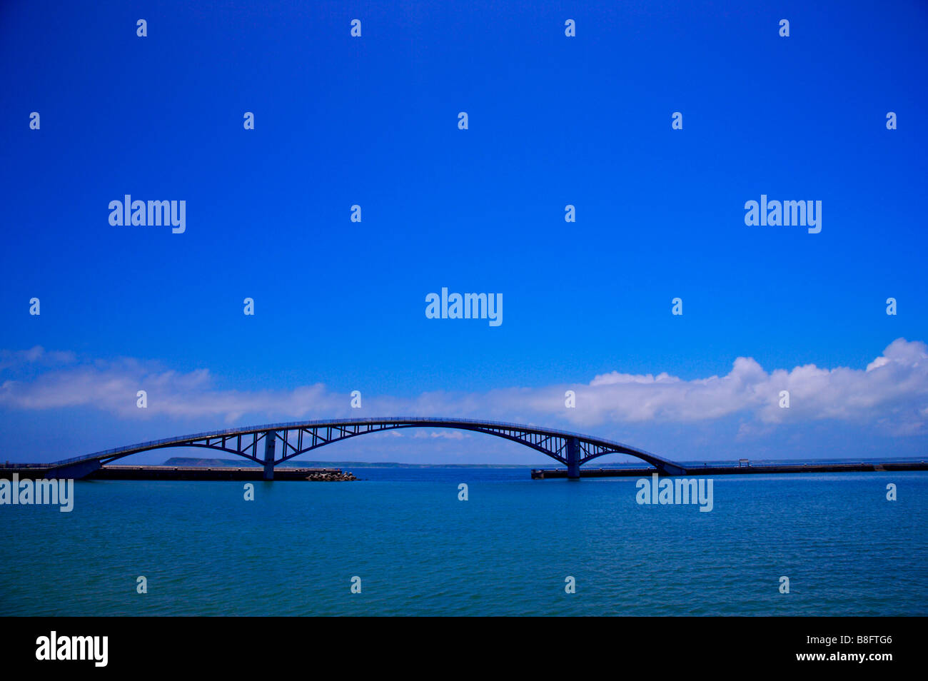Die Bogenbrücke über den Ozean Penghu-Taiwan Stockfoto Die Bogenbrücke über den Ozean Penghu-Taiwan Stockfoto