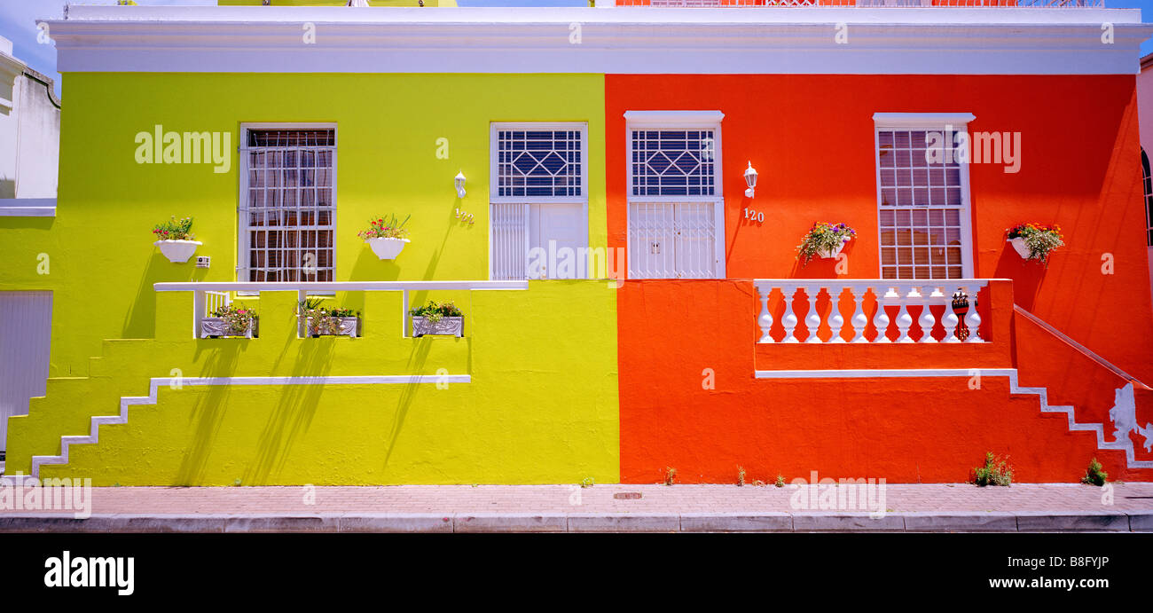 Bunte Gehäuse in Bo Kaap in Kapstadt in Südafrika in Afrika südlich der Sahara. Farbe Farbe Haus lebendige Häuser Architektur Gebäude bokaap Reisen Stockfoto
