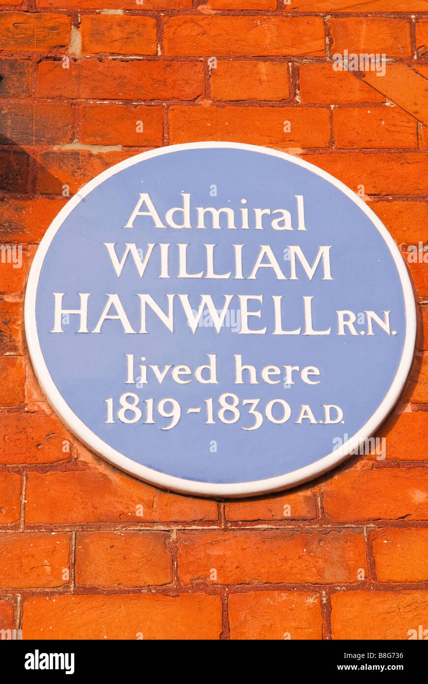 Eine Gedenktafel an der Wand eines Hauses in Long Melford, Suffolk, Uk besagt, dass Admiral William Hanwell R.N lebten hier 1819-1830 n. Chr. Stockfoto