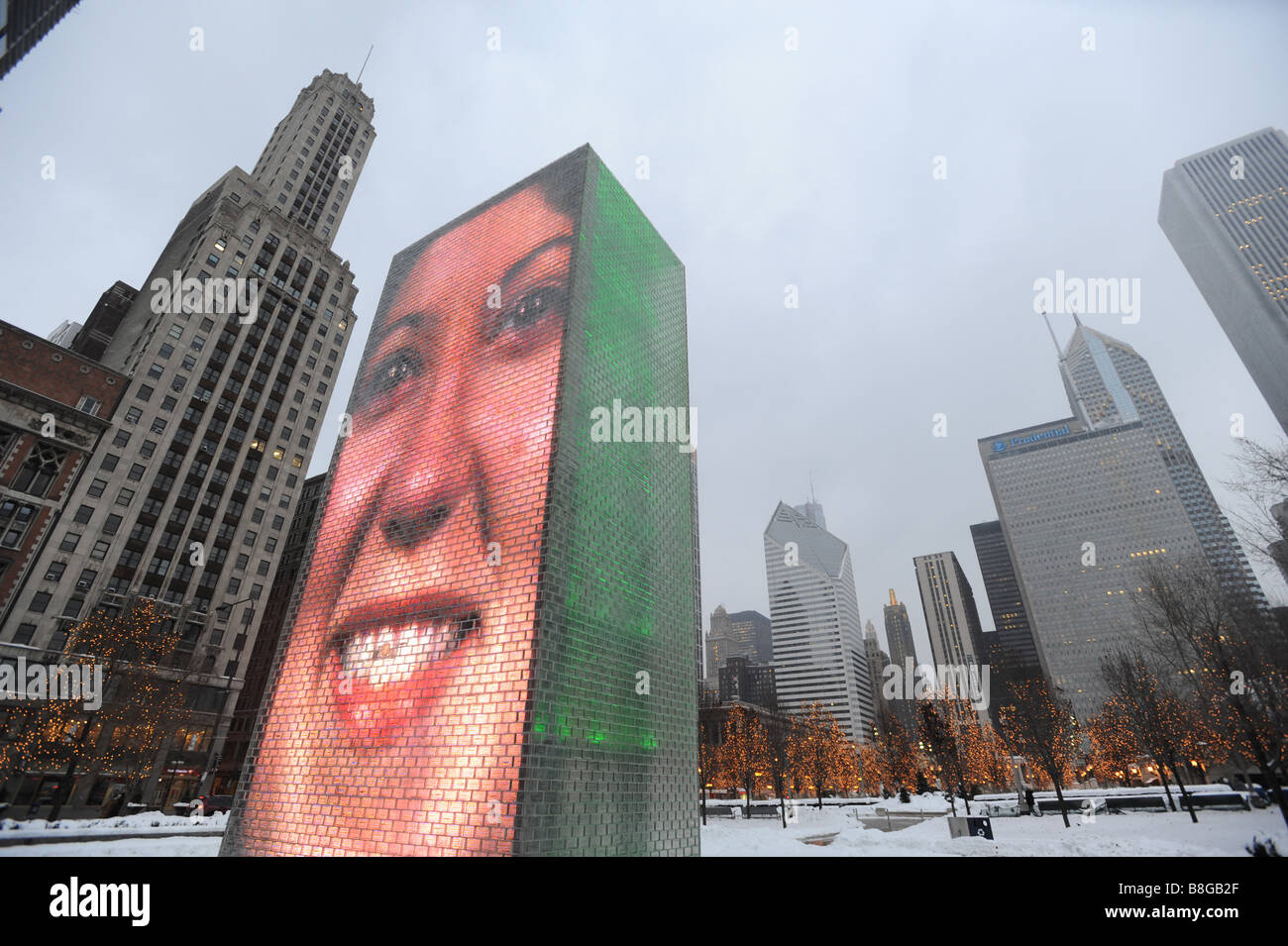 Kunst im öffentlichen Raum von Jaume Plensa USA Chicago Illinois IL Winter Millennium Park Stockfoto