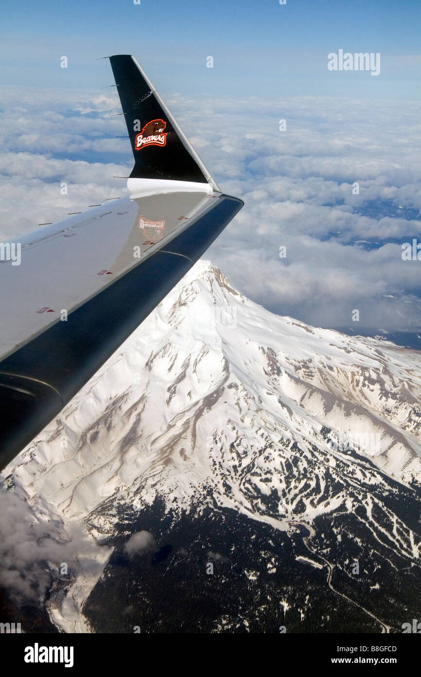 Luftaufnahme des Mount Hood von einem Flugzeug in Oregon USA Stockfoto