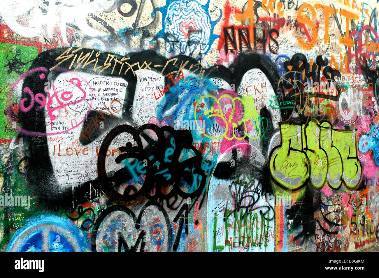 Graffiti auf der John-Lennon-Mauer in Prag Stockfoto