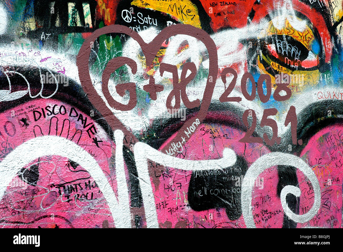 Graffiti auf der John-Lennon-Mauer in Prag Stockfoto