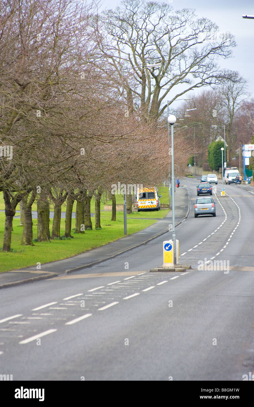 Versteckte Mannschaftswagen Radarfalle Kamera versteckt in den Bäumen auf B-Straße-Nord-Ost-england Stockfoto