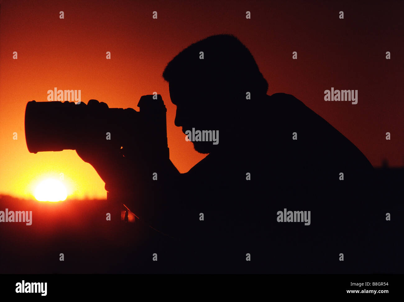 Leute arbeiten, Fotograf im Studio mit Modelle und Requisiten und Stylisten. Stockfoto