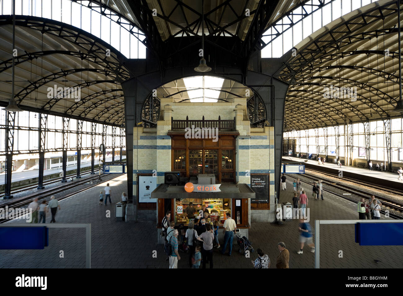 Der berühmte Jugendstil Haarlem Railway Station Niederlande. Stockfoto