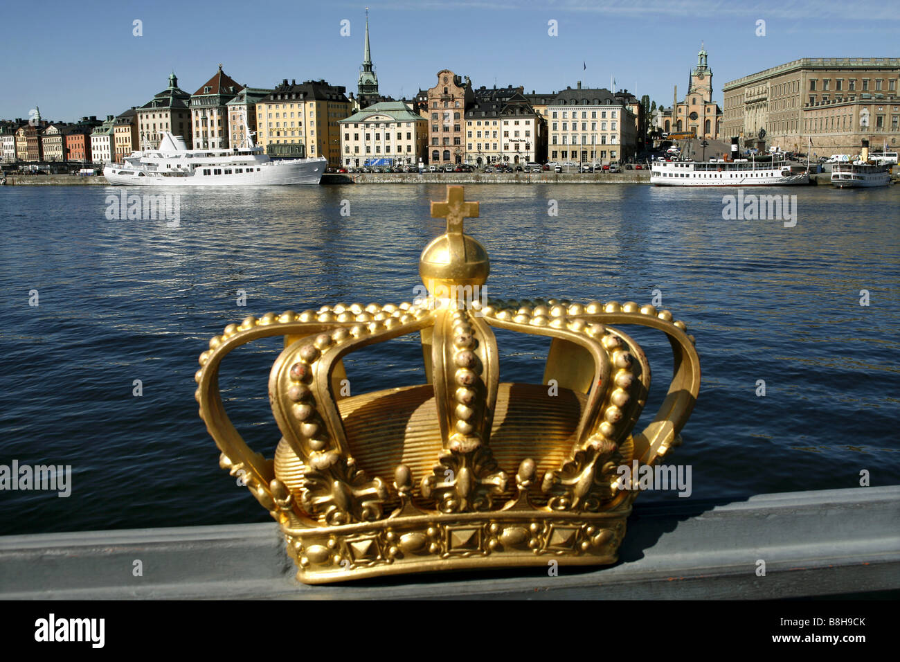 Vergoldete Krone, Skeppsholmsbron, Stockholm, Schweden Stockfoto