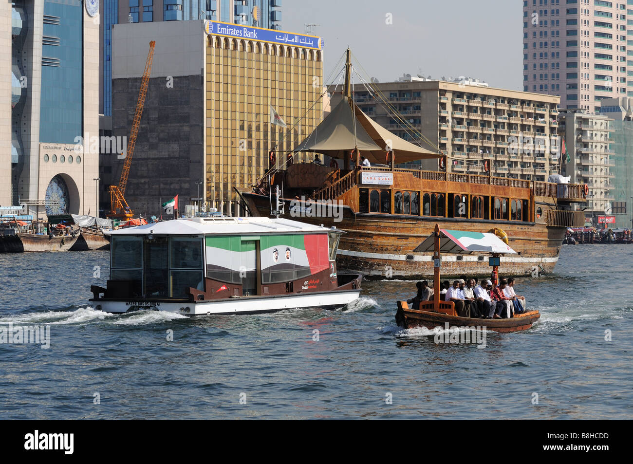 Abra Überführung Passagiere über den Dubai creek Stockfoto