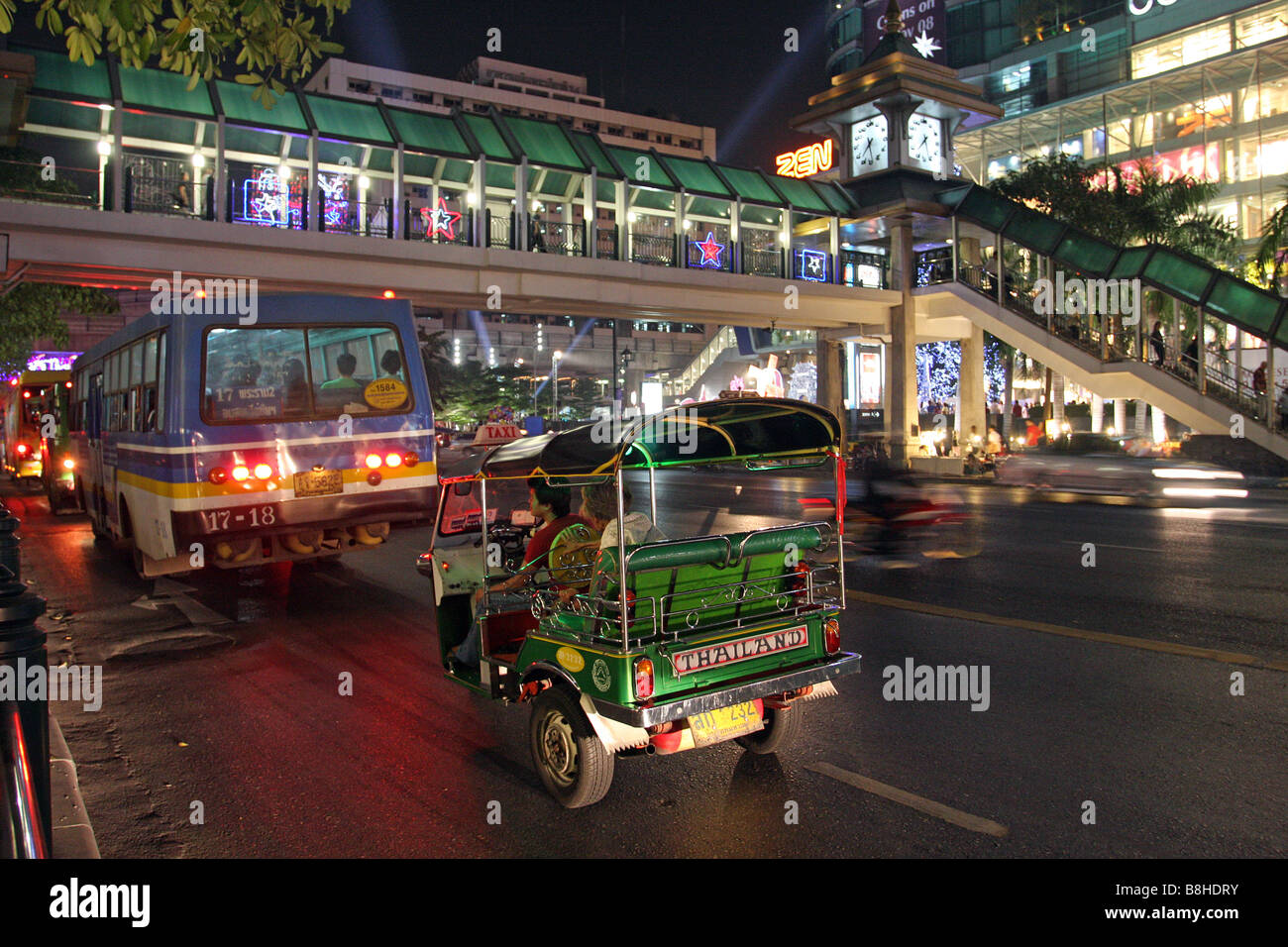 Tuk-Tuk in der Nacht in Bangkok Stockfoto