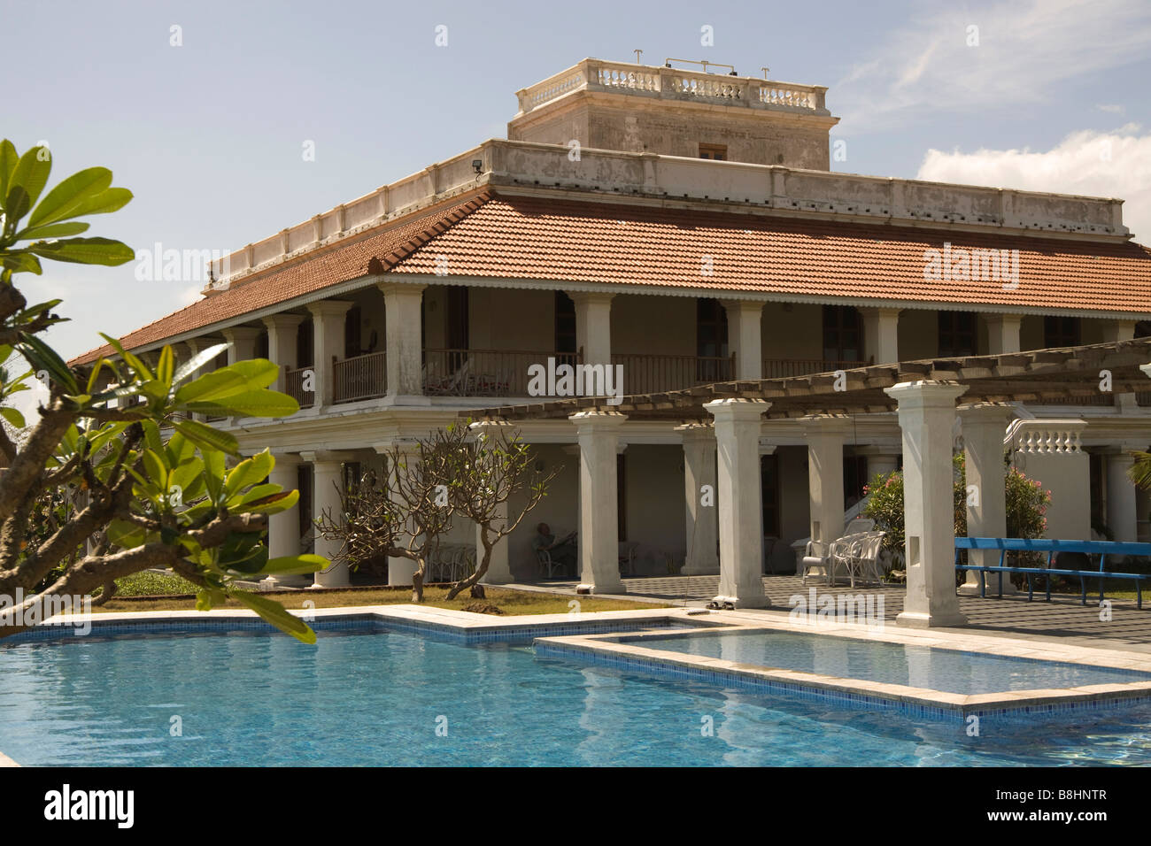 Indien Tamil Nadu Tranquebar Tharangambadi Bungalow am Strand Erbe Hotelschwimmbad Stockfoto