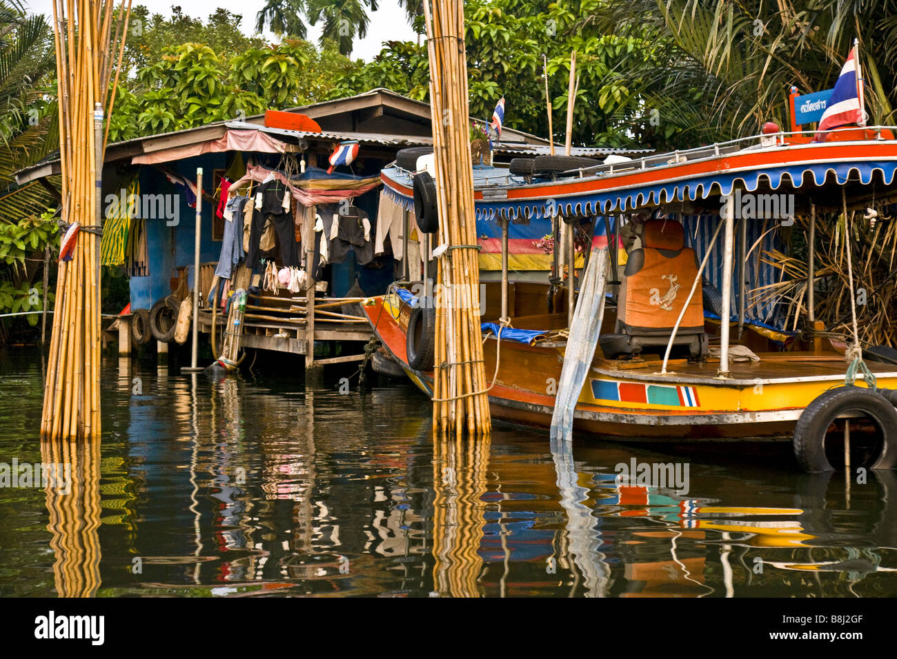 Leben am Fluss Mae Nam Chao Phraya in Bangkok Stockfoto
