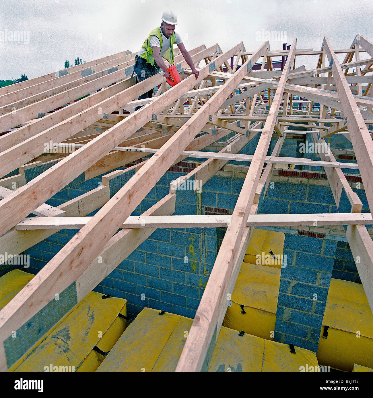 Aufblasbare modular Mat Luftsystem mildert tödliche oder schwerere Verletzungen zu Bauarbeiter durch Sturz aus Höhe. Stockfoto