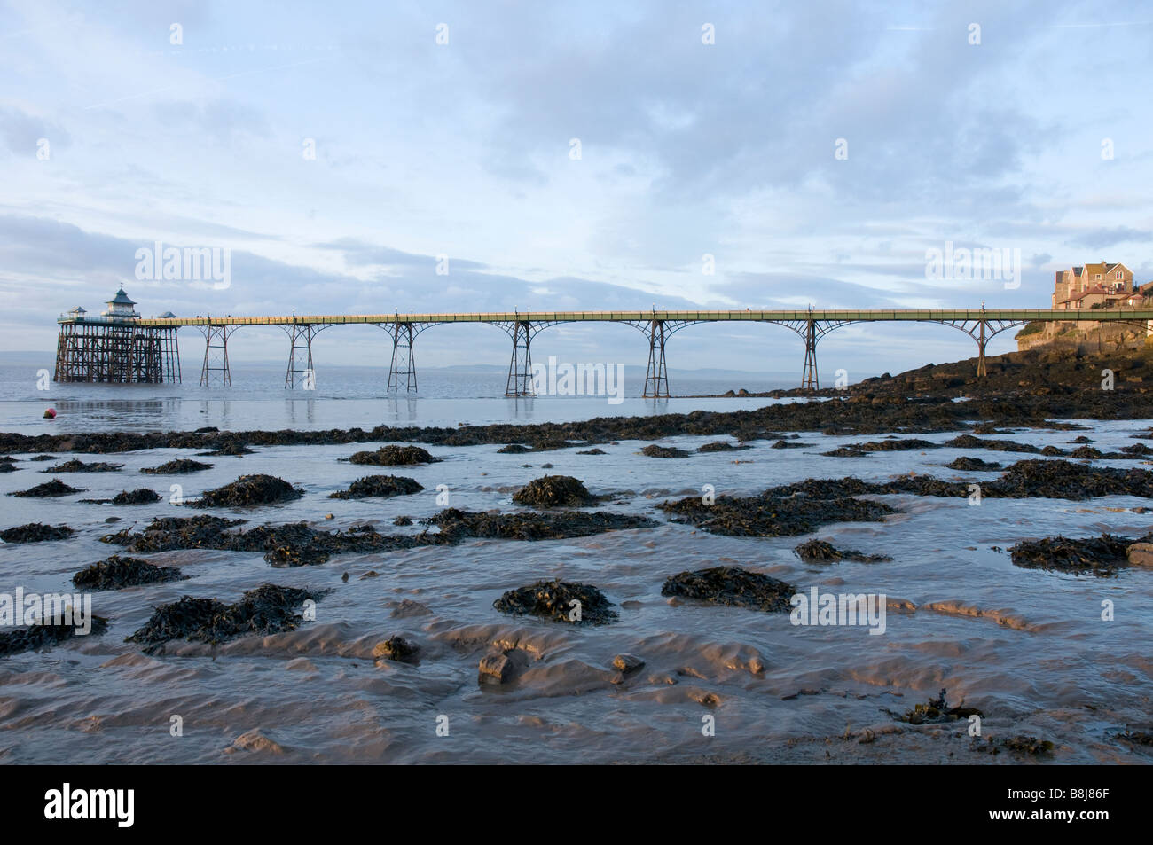 Der viktorianischen Pier am Clevedon in Somerset die einzige vollständig intakte Grade 1 aufgeführten Pier im Land. Stockfoto