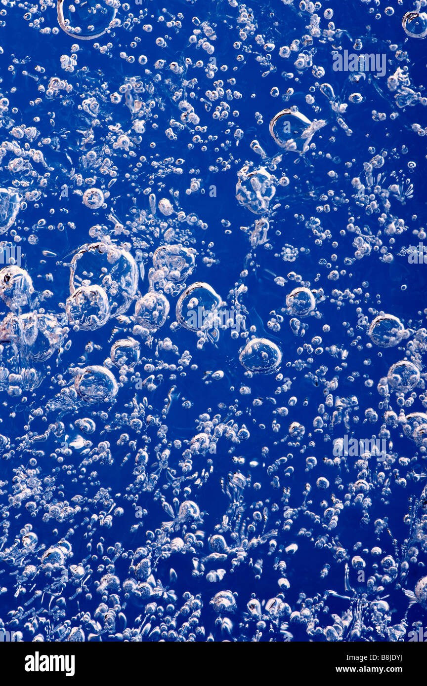Luftblasen im Eis eingefroren. Close-up Stockfoto