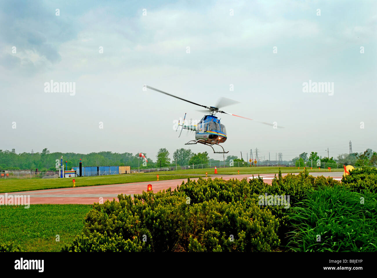 Helikopter-Fahrt über die Wasserfälle auf Niagara in Kanada ab Hubschrauberlandeplatz Stockfoto