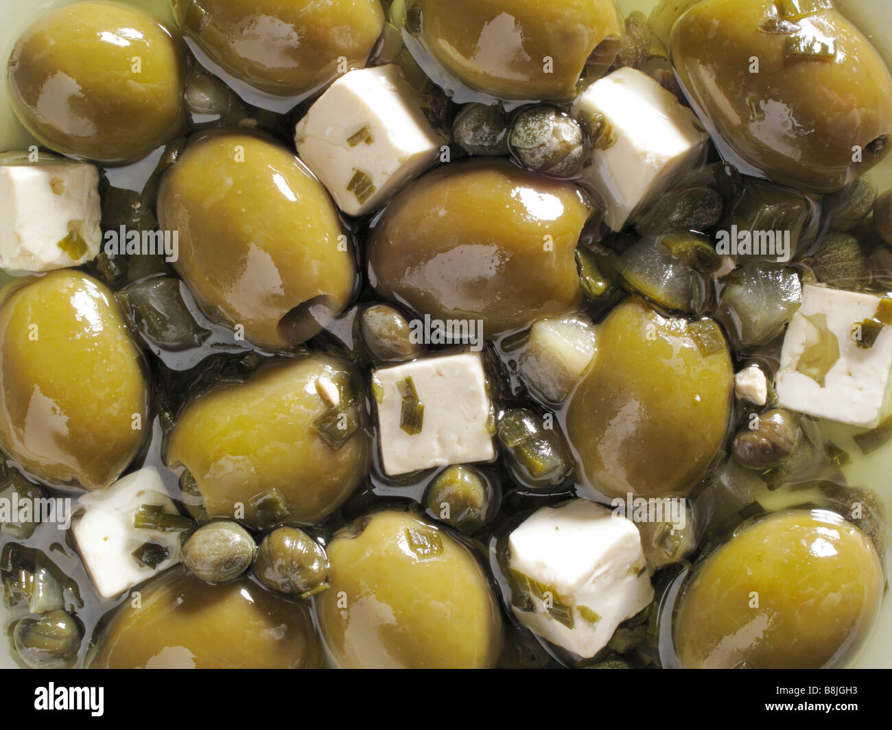 Oliven-Kaper ruhig Leben Capparis Spinosa Feta-Salat Griechisch Stockfoto