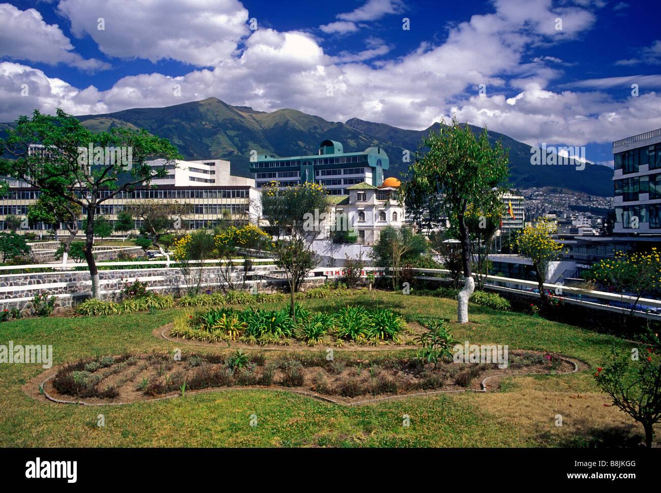 Garten- und Landschaftsbau, Legislative Palace, Quito, Provinz Pichincha, Ecuador, Südamerika Stockfoto