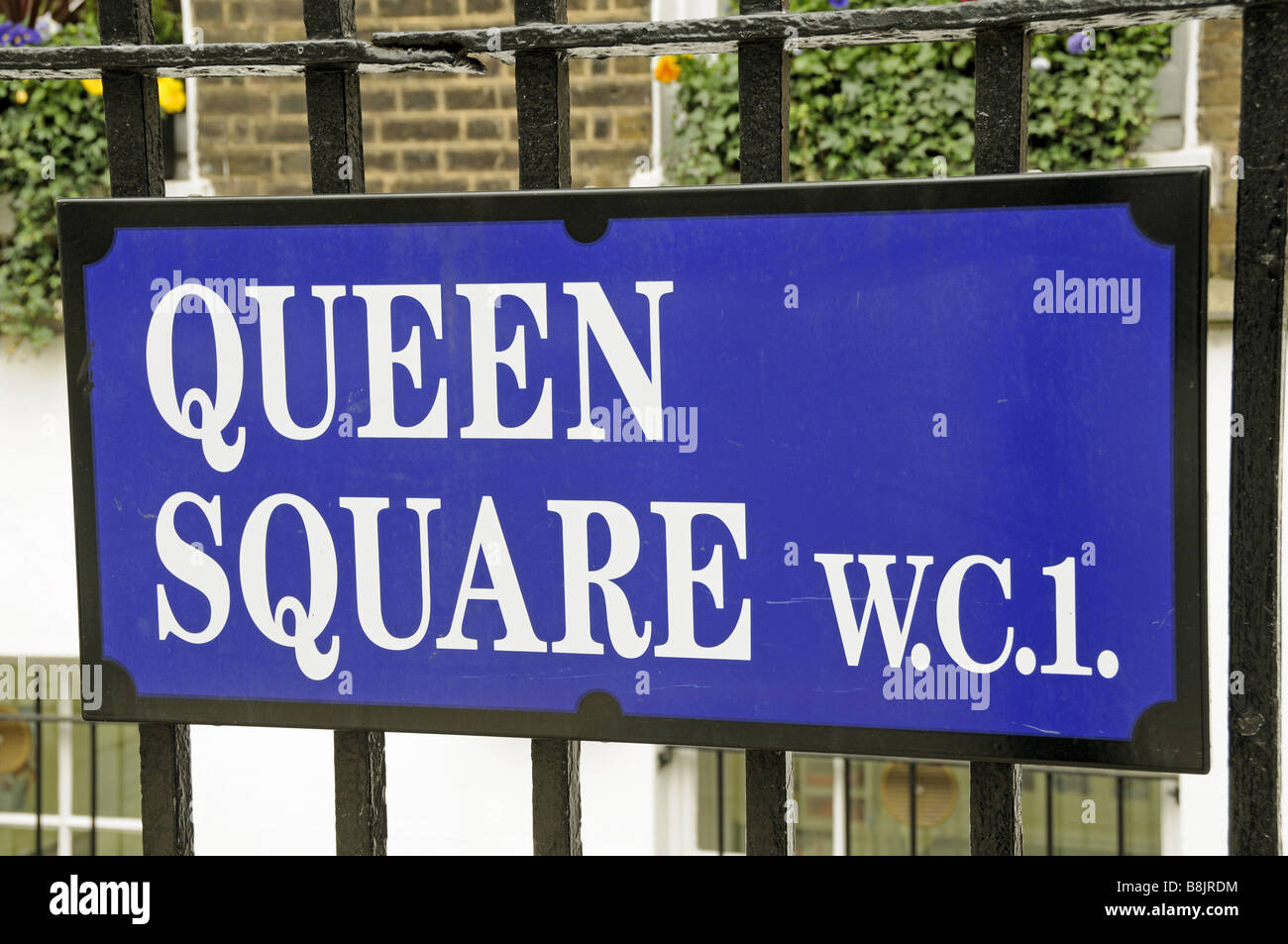 Queen Square Zeichen außerhalb der Mary Ward Centre London WC1 England UK Stockfoto