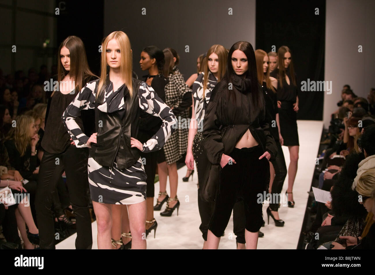 London Fashionweek - Februar 2009. Fashion Show von ecoFashion. Stockfoto