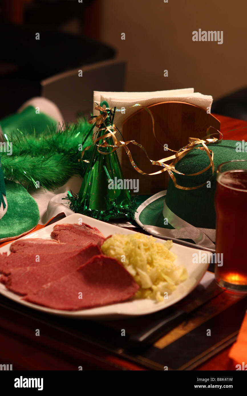 Saint Patricks Day Food Corned Beef und Kohl Stockfoto