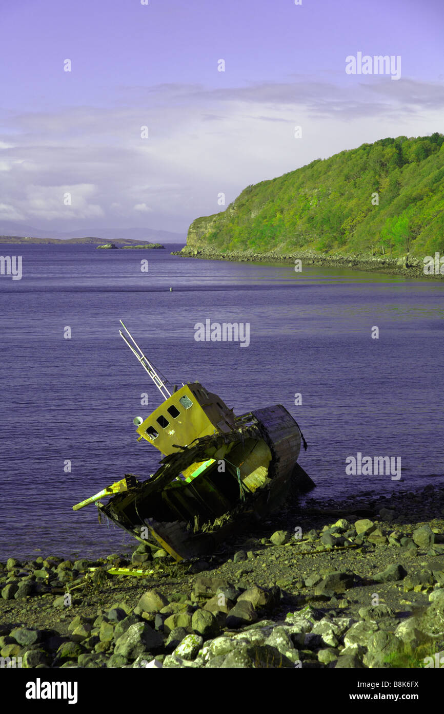 Ruinierte fischtrawler am Ufer des Loch. diabaig Lower diabaig, Wester Ross, Highlands, Schottland Stockfoto