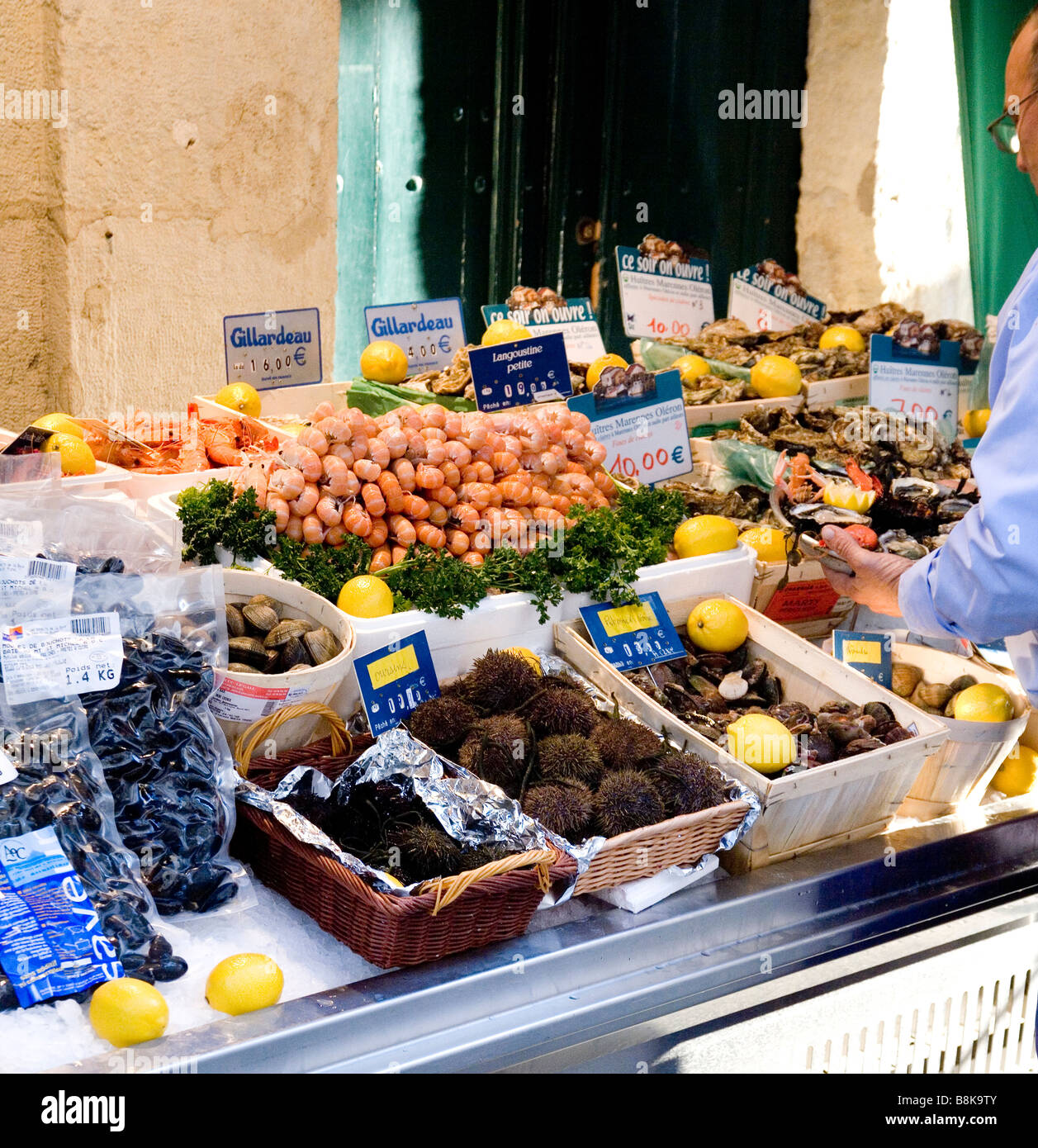 MARKT IN PÉRIGUEUX DORDOGNE FRANKREICH Stockfoto