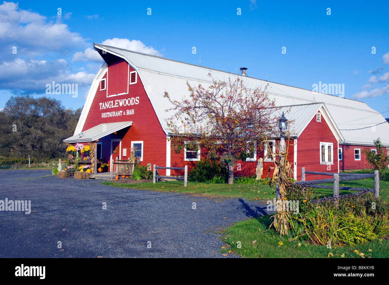 Tanglewoods Restaurant und Bar in einem roten Scheune in Waterbury, Vermont, USA, Amerika Stockfoto