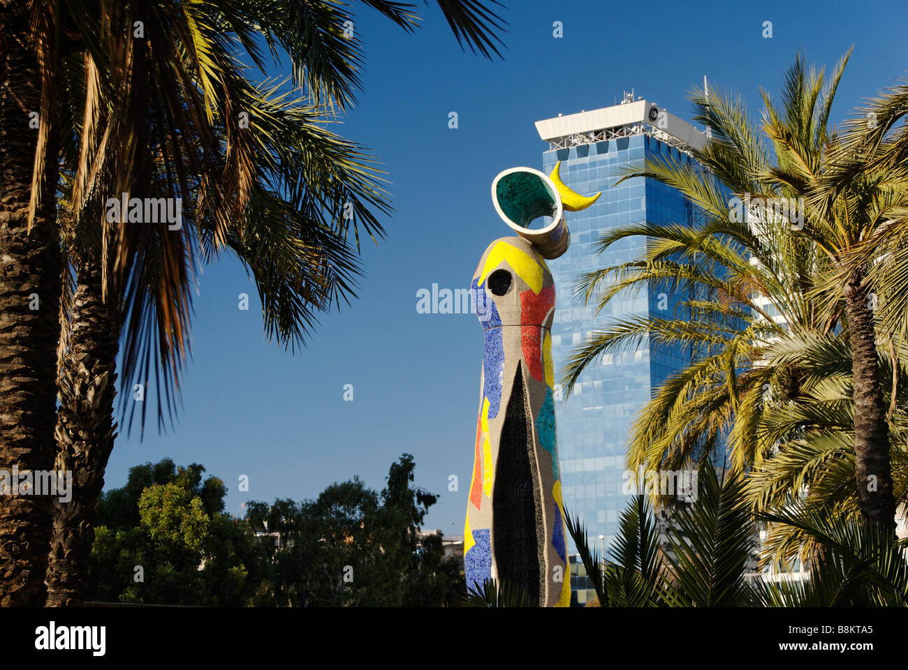 Dona ich Ocell Skulptur Frau und Vogel des spanischen Künstlers Joan Miro Barcelona Spanien Stockfoto
