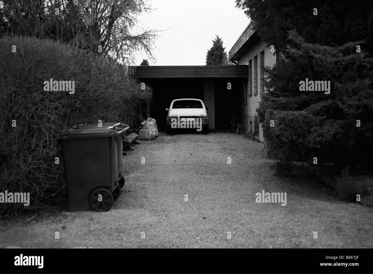 Geparkten SAAB 900 in Helsingborg, Schweden. Aufnahme in die große Krise im Februar 2009. FÜR DEN REDAKTIONELLEN GEBRAUCH BESTIMMT. Stockfoto