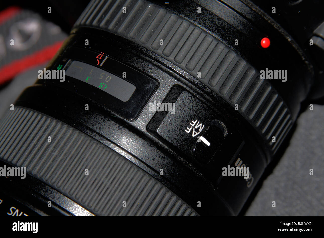 Canon L-Serie 17-40 Objektivtubus, zeigt automatisch/manuell-Fokus-Selektor und Entfernung Messgerät. Stockfoto