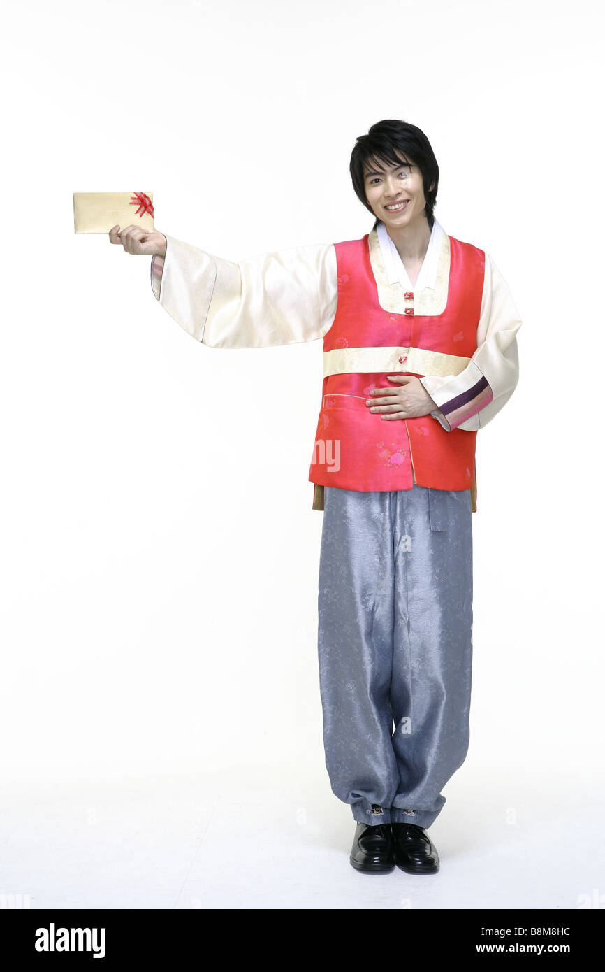 Junger Mann in traditionellen koreanischen, Kleid Stockfoto