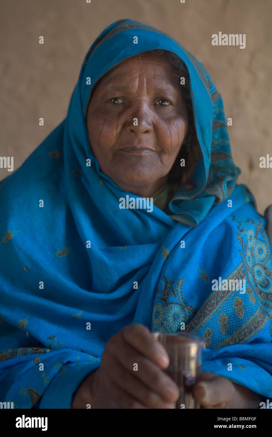 Frauen im Dorf bei der 4. Nil Catharact Region Nubien Sudan Stockfoto