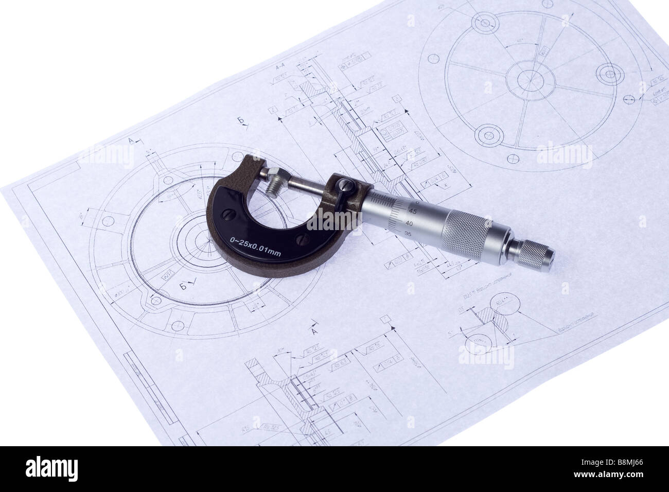 Mikrometer messen präzise Teil auf technische Zeichnung. Stockfoto