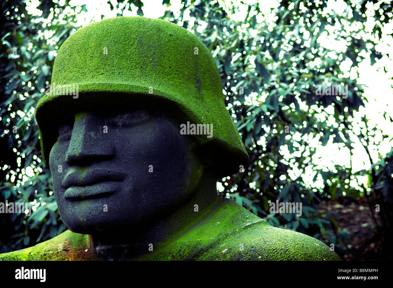 deutscher Soldat Jupp Rubsam Skulptur Stein Statue 1928 Düsseldorf War Memorial Deutschland Deutschland reisen Tourismusgeschichte Stockfoto