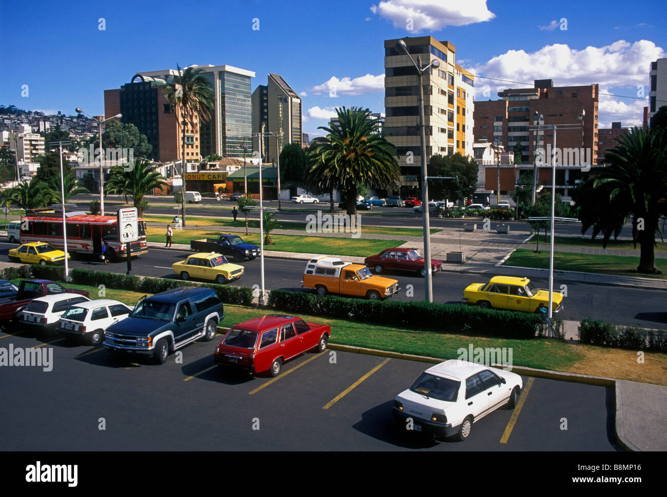 Straßenverkehr, Quito, Provinz Pichincha, Ecuador, Südamerika Stockfoto
