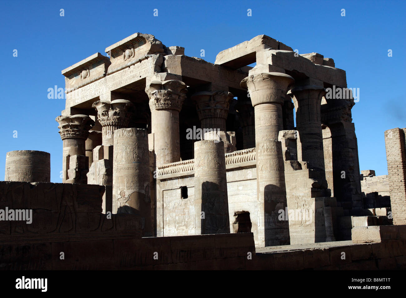 Der Tempel von Kom Ombo auf dem Nil in Ägypten Horus und dem Krokodilgott Sobek gewidmet Stockfoto