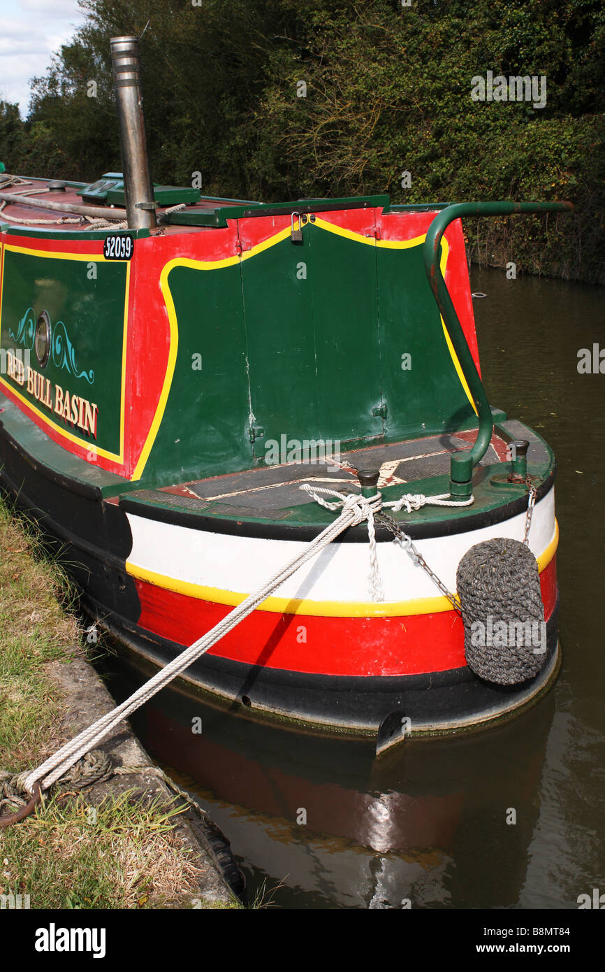 Eine schmale Boot am Oxford-Kanal bei Thrupp Stockfoto