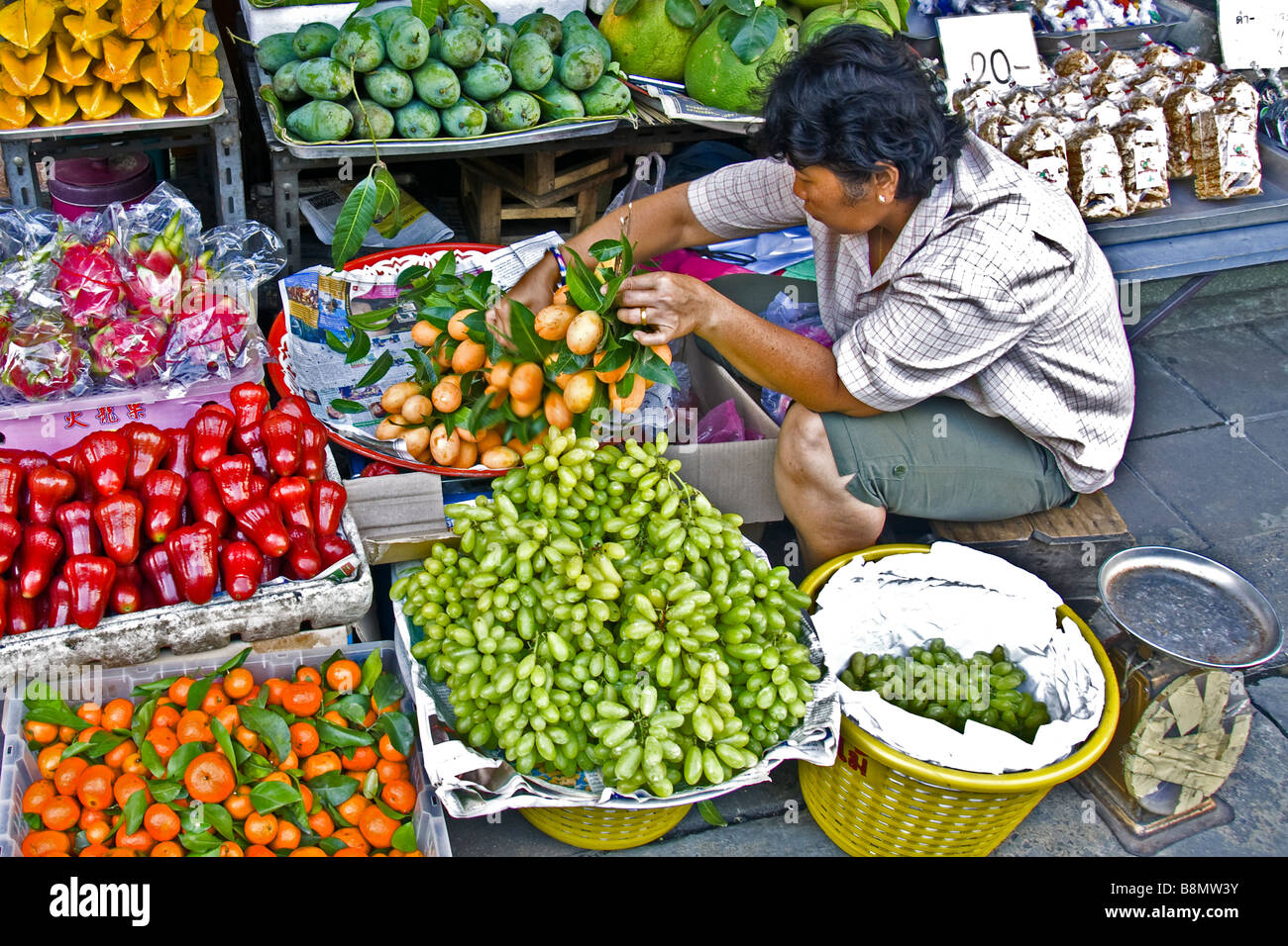 Ein Thai Street-Verkäufer in Chiang Mai Stockfoto