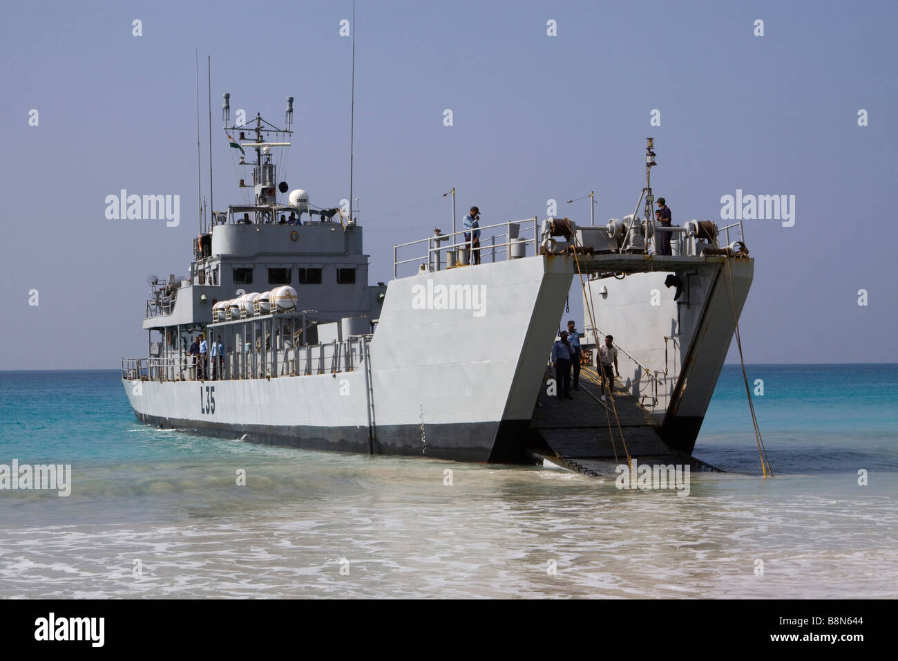 Indien-Andamanen und Nikobaren Havelock island Indische Marine Landungsboote Radha Nagar Beach Stockfoto