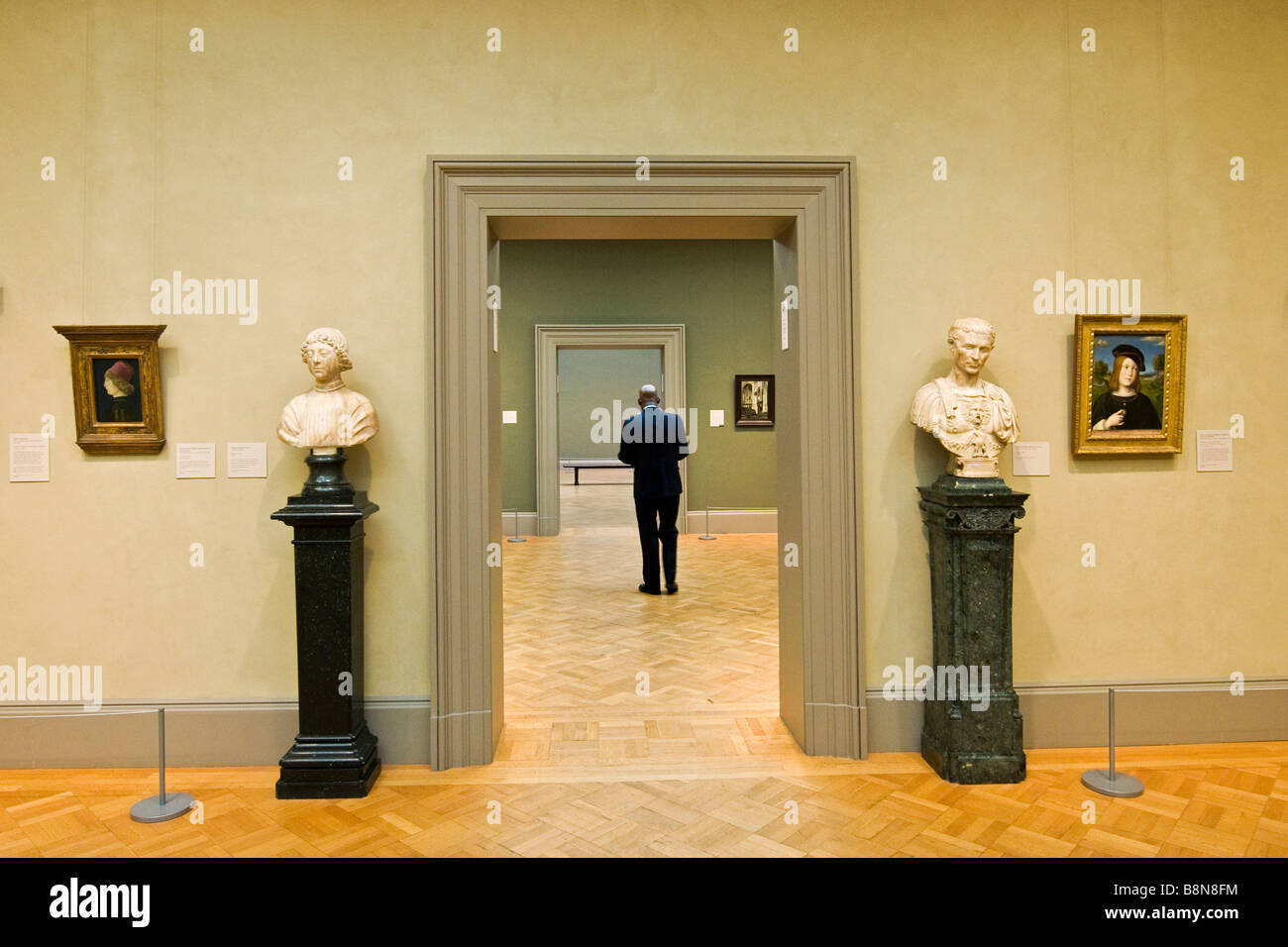 Galerie zeigt eine Sammlung von klassischen Gemälden, Metropolitan Museum of Art Stockfoto