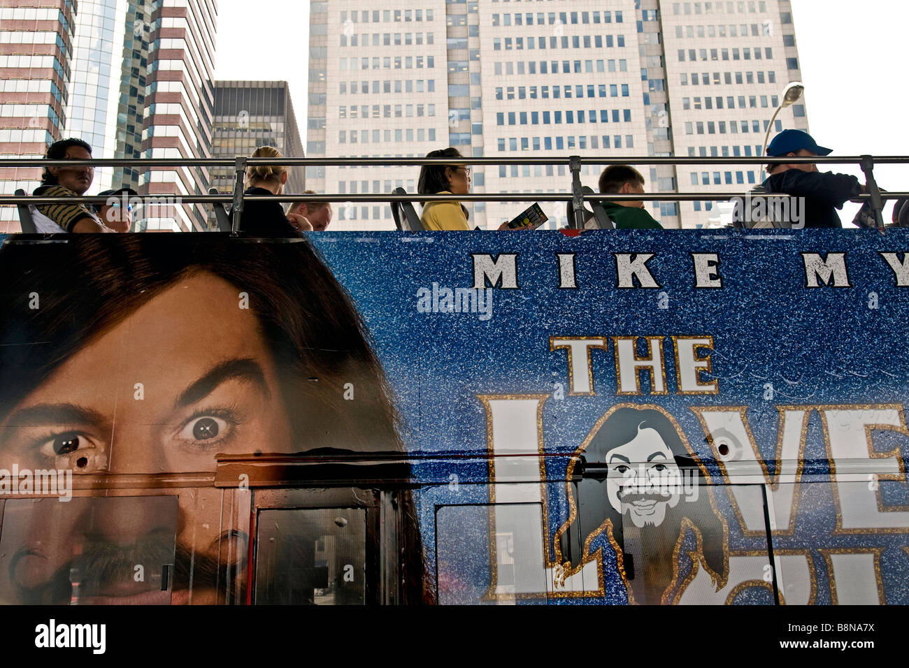 Touristen auf einem open Top bus Tour durch New York city Stockfoto