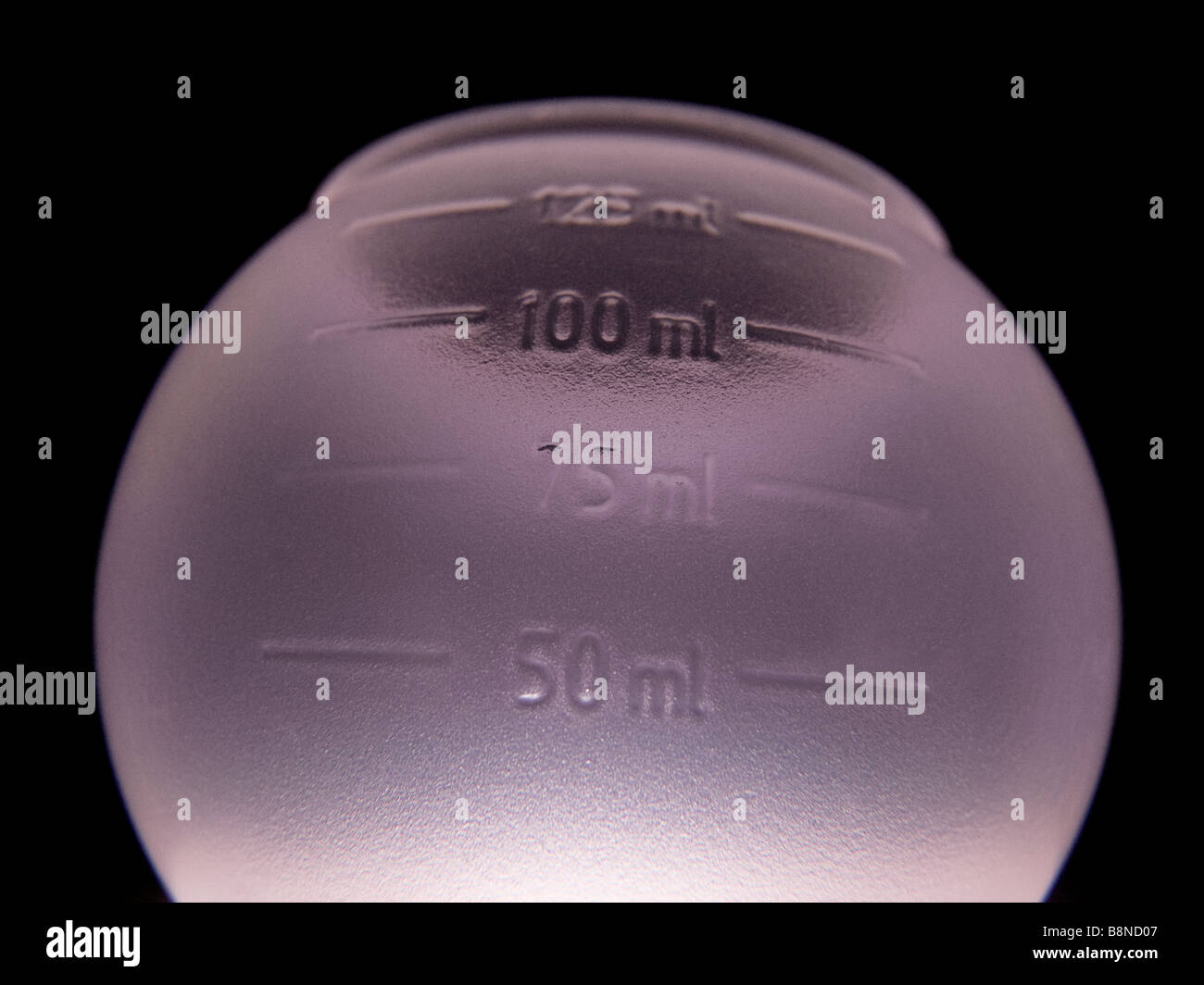 Waschmittel Waschmaschine Ball auf einem schwarzen Hintergrund Stockfoto