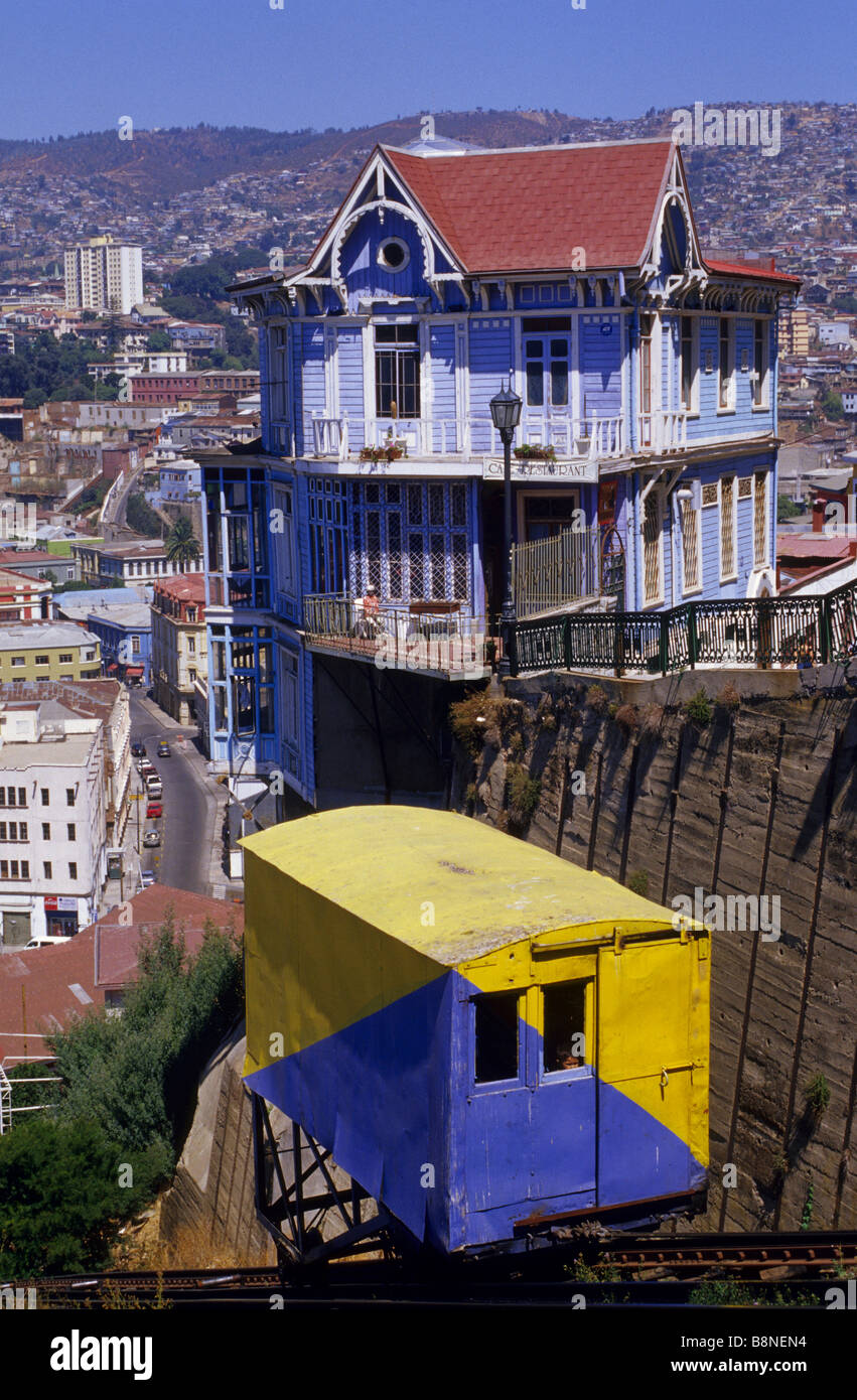 Ascensor Artillería, Beitritt Cerro Artillería mit dem Plan Valparaíso Chile Stockfoto