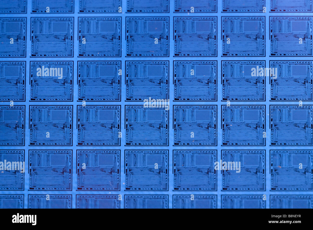 Muster der Mikrochip-Schaltungen auf Silizium Halbleiter-Wafer-Computer. Stockfoto