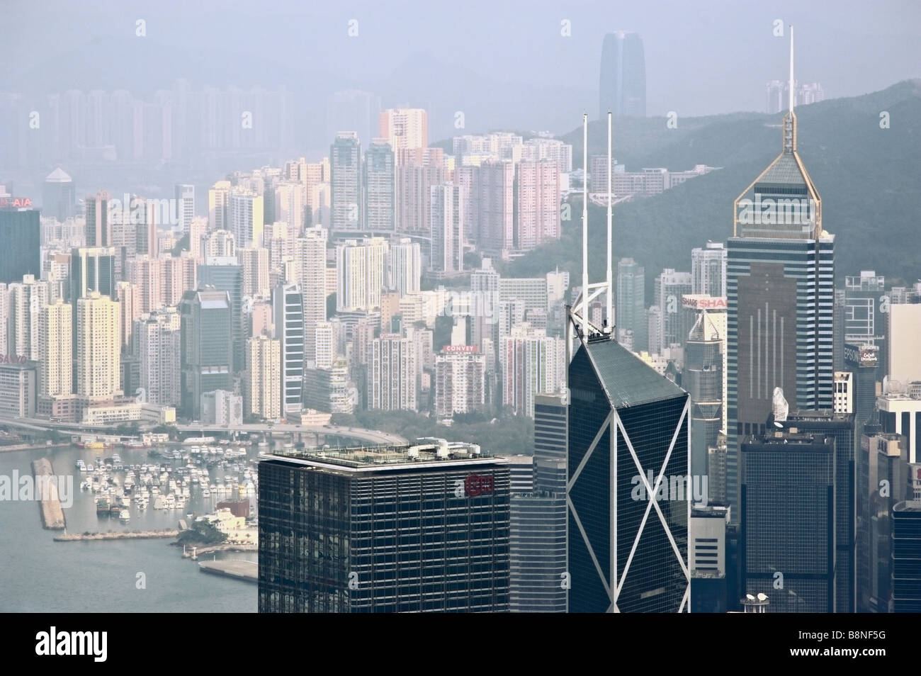 Hong Kong Skyline Blick nach Osten von der Spitze aus gesehen Stockfoto