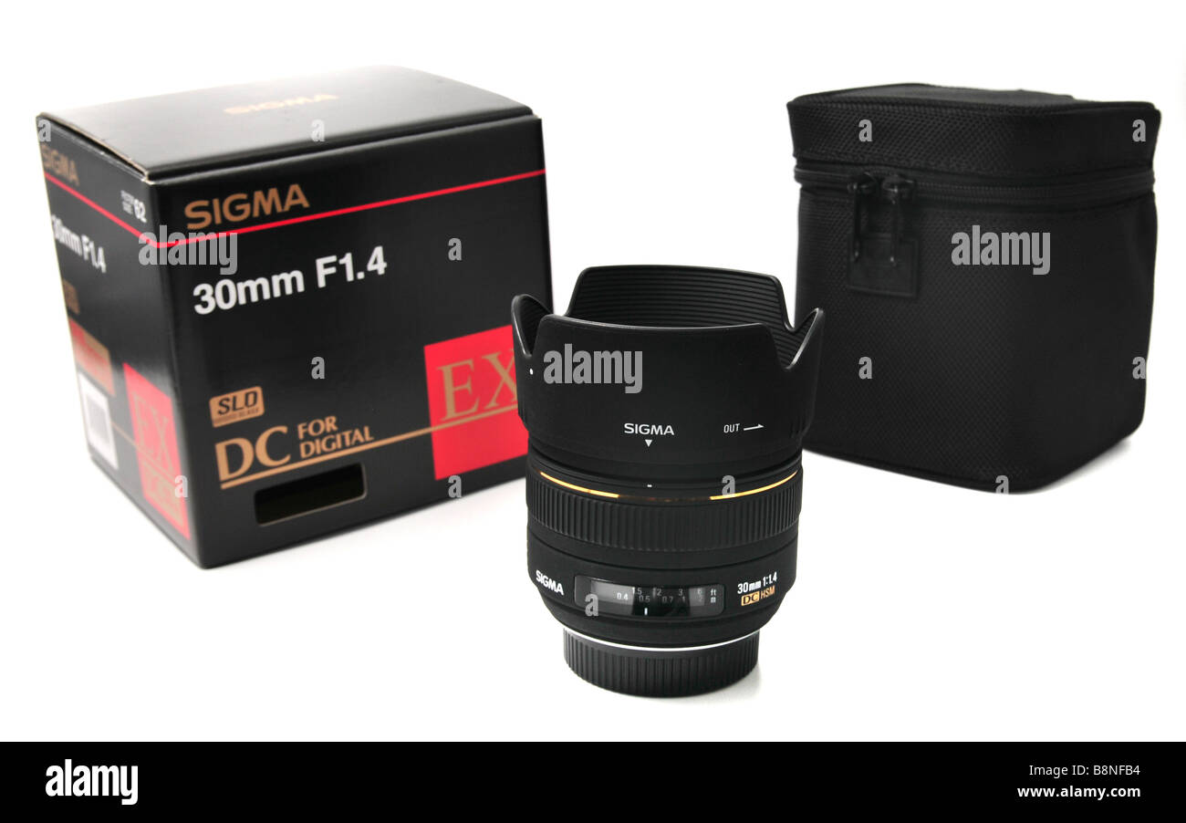 Pack-Shot der Sigma 30mm F1. 4 Objektiv Stockfoto