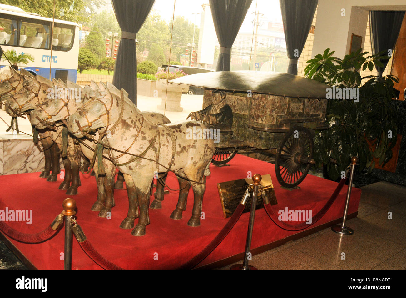 China Xian Shaanxi antike Bronze Wagen von vier Pferden gezogen Stockfoto