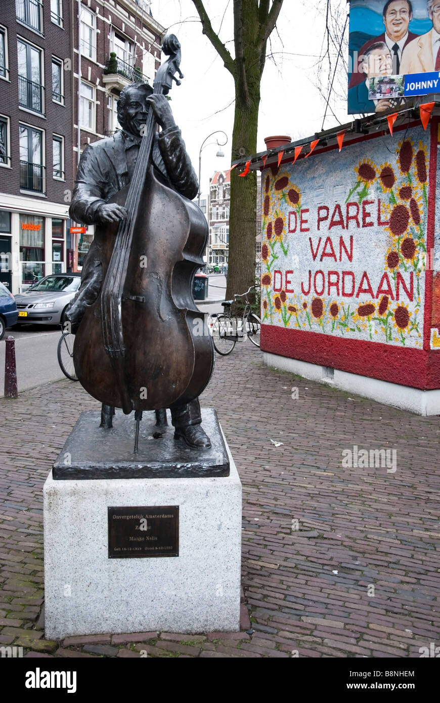 Bassist Manke Nelis in Bronze Amsterdam Stockfoto