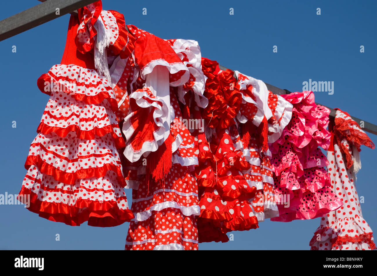 Traditionelle spanische Kleider Kostüme Kleidung La Marina Markt Spanien Stockfoto