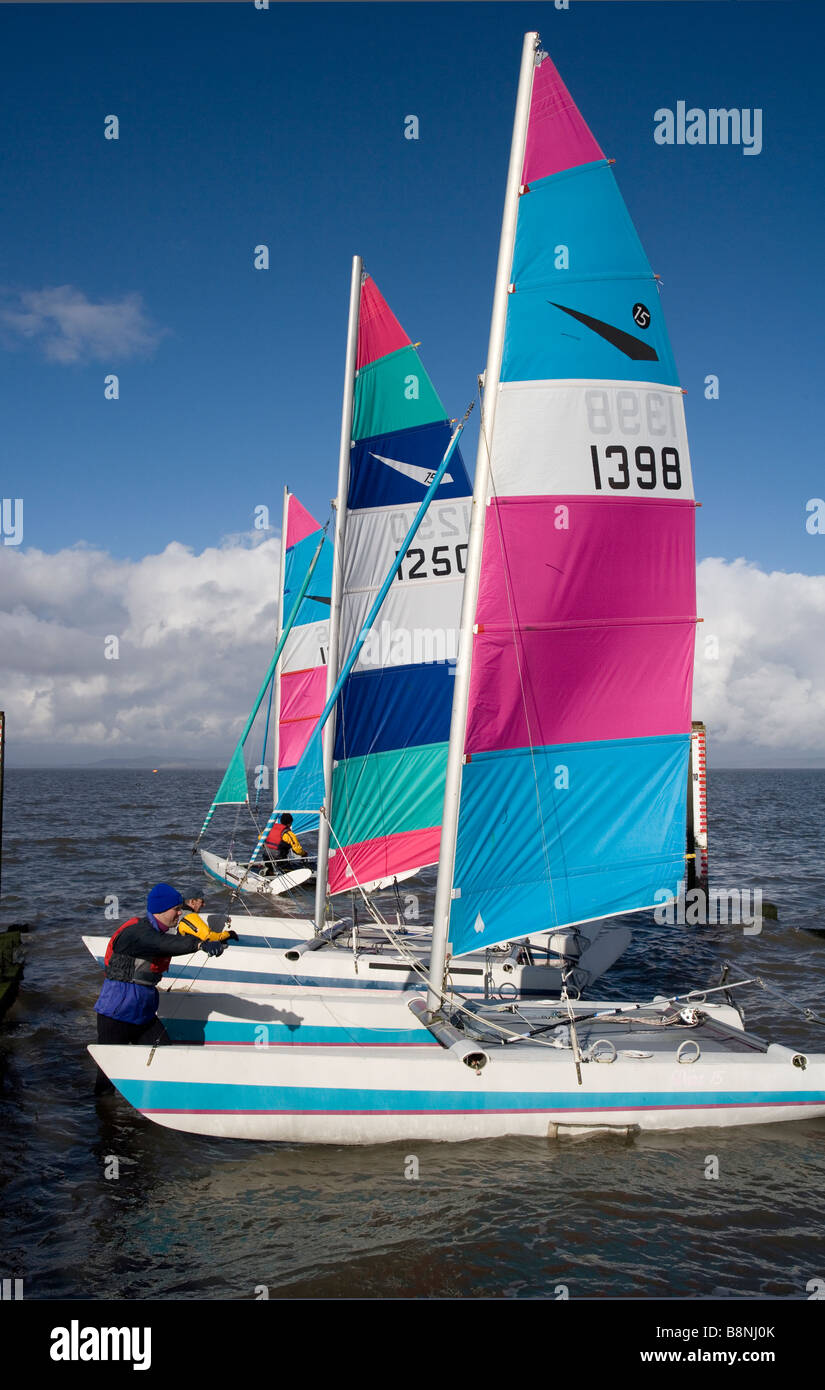 drei Katamarane etwa in See stechen Stockfoto